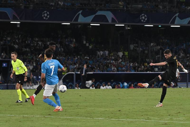 Valverde gol Napoli Real Madrid