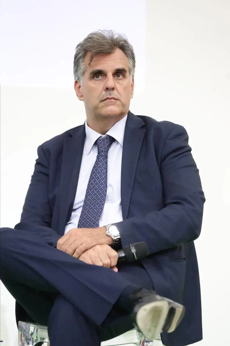 Rimborsi d'oro. Il rettore nella bufera