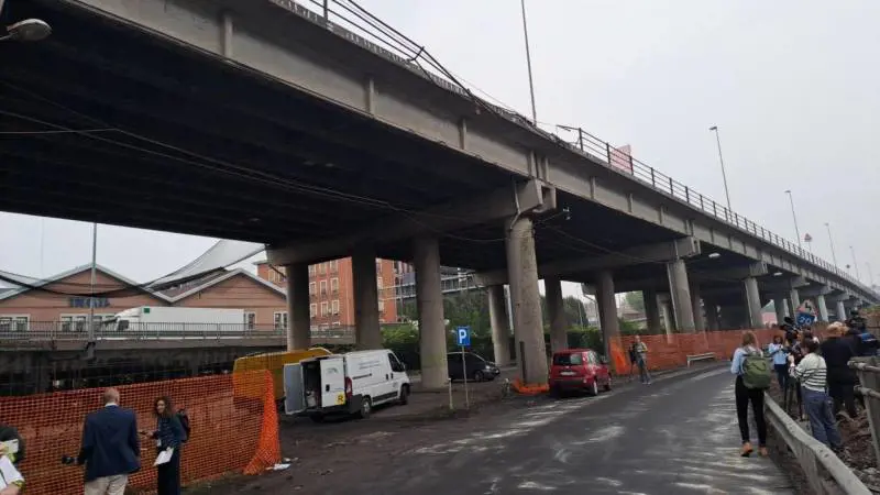 "Non ha frenato", "Solo una ringhiera". È scontro sul guardrail a Mestre