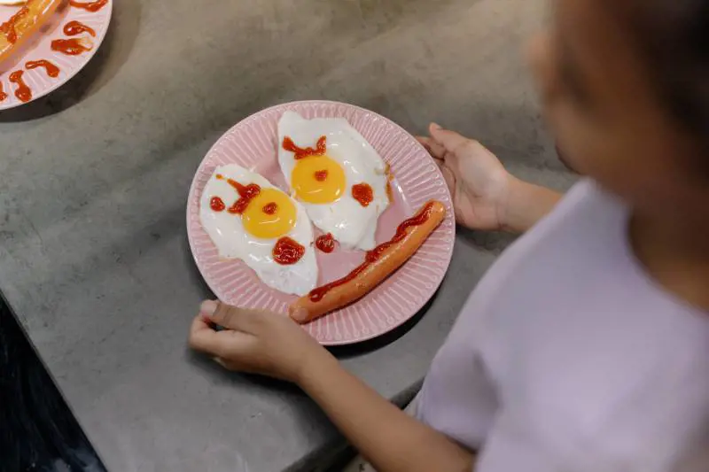 Un bambino su tre non fa una colazione adeguata: quali sono i rischi?