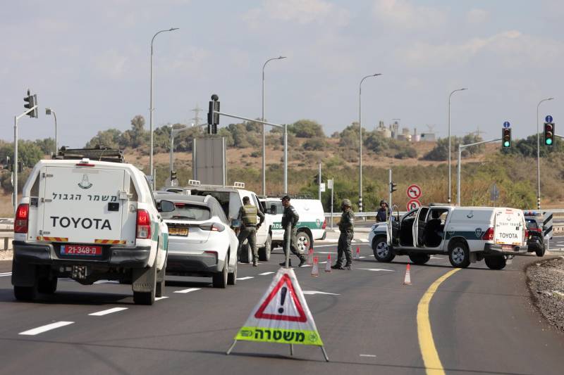 Un posto di blocco della polizia israeliana ad Ashkelon