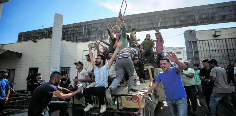 Dagli Usa all'Europa, tutto il mondo con Israele. Solo l'Iran esulta: "Fieri"