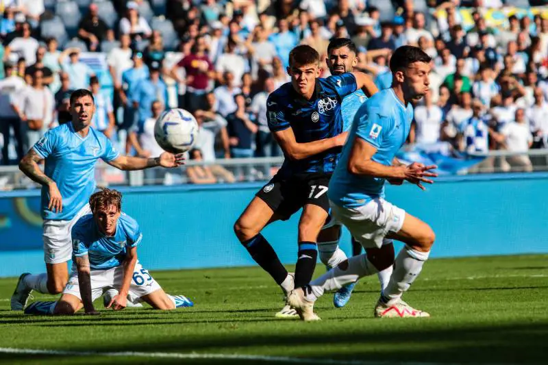 Vecino, l'assegno circolare della Lazio