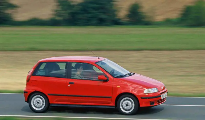 Fiat Punto, l’utilitaria “tuttofare” festeggia 30 anni
