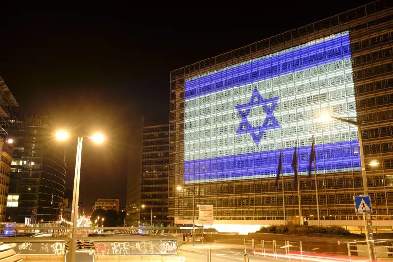 "Stop ai fondi per i palestinesi". La mossa dell'Ue contro il terrore di Hamas