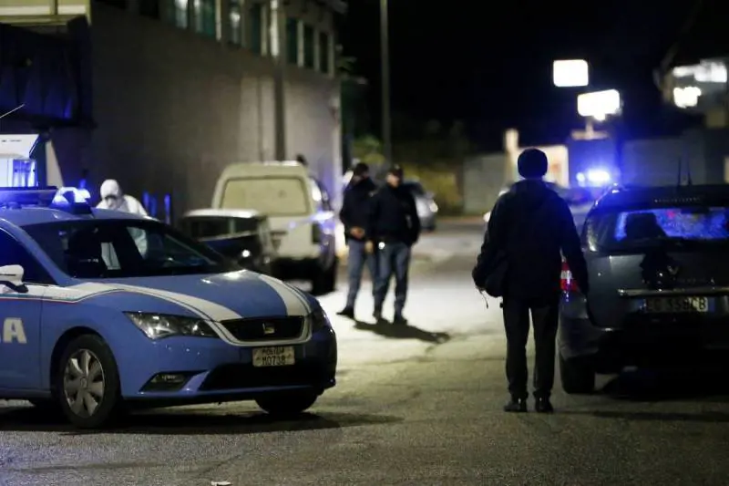 Notte di sangue a Milano: branco di minorenni stranieri aggredisce un 21enne