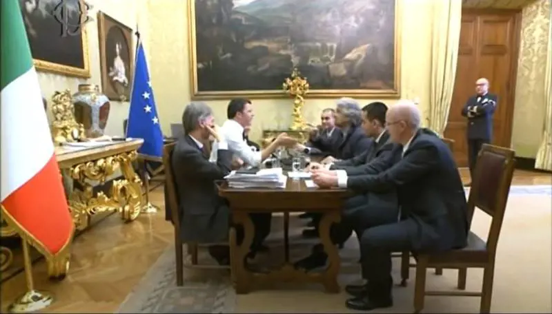 "Roppresenti i poteri marci", "Esci da questo blog". Lo scontro tra Grillo e Renzi nel 2014