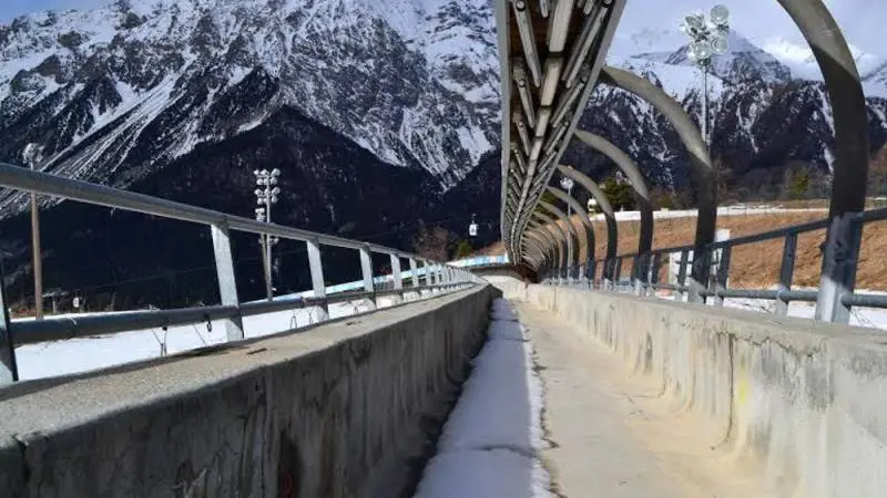 "Se vai avanti ti facciamo fuori": minacce al sindaco di Cortina per la pista da bob
