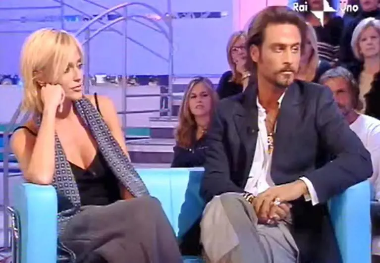 Raz Degan e Paola Barale per la prima volta in tv insieme a Domenica In (ottobre 2002)