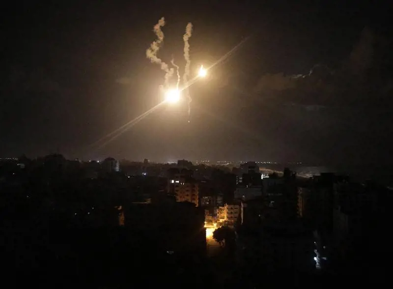 Israele ammassa i tank a nord della Striscia: "Presto l'ordine di entrare"