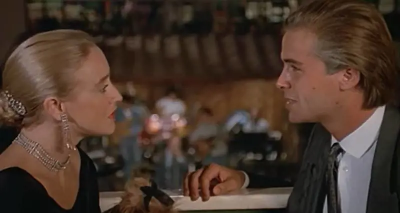 Eleonora Giorgi e Massimo Ciavarro in una scena di "Sapore di mare 2" (1983)