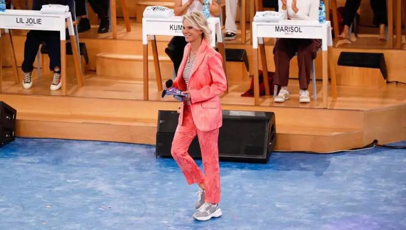  Amici 2023, tutte le anticipazioni della quinta puntata: un eliminato ed il bacio tra due allievi 