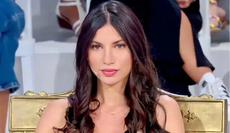 Terremoto a Uomini e donne, la tronista Manuela abbandona il programma: cosa è successo