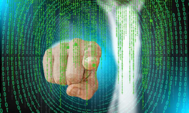 Chat Control 2.0, l’Ue andrà a caccia di pedofili con l'intelligenza artificiale