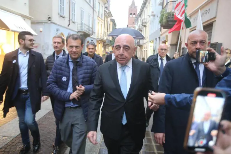 L'ennesima "coppa" di un vincente. Esultano Marina e Pier Silvio: "Bravo"