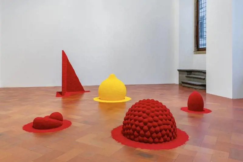 Anish Kapoor con  l’inverosimile e l’irreale sconvolge l’armonia e il rigore del Rinascimento