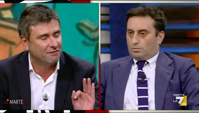 "Vile rappresaglia", "Chiamate un'ambulanza". Lite in studio tra Di Battista e Parenzo