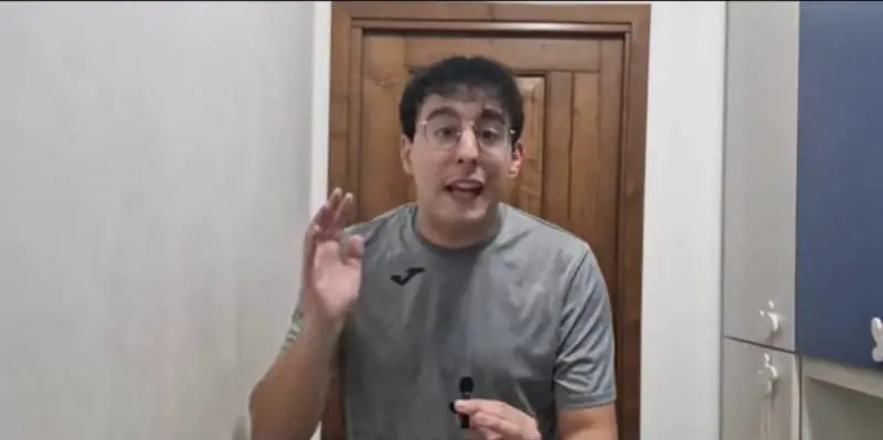 Lo youtuber Favarigna finisce in manette: violenza sessuale su minorenne