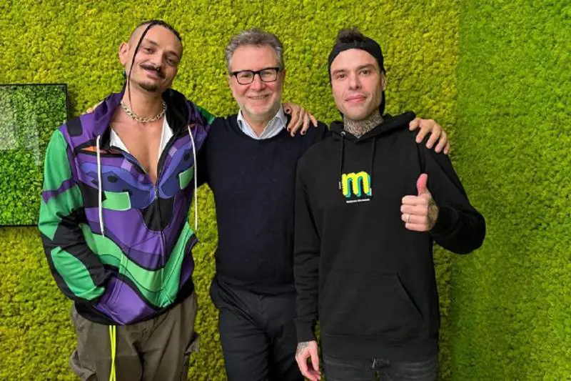 Scambio di favori tra Fazio e Fedez: il rapper ospite di Che tempo che fa