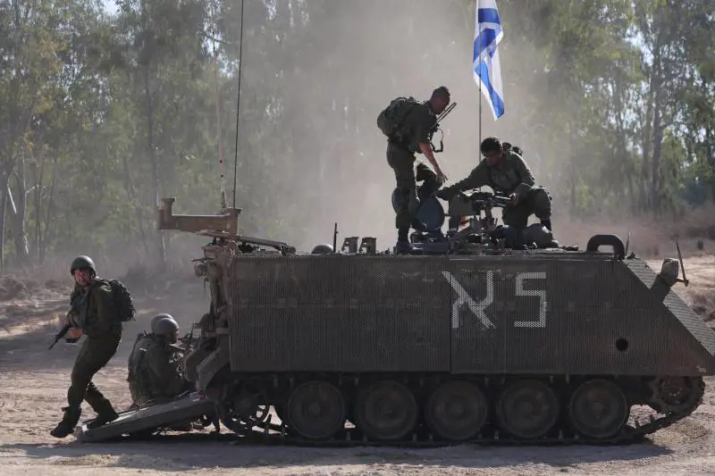 Noi militari di carriera tornarti a difendere Israele: parla un ex-ufficiale dell'intelligence