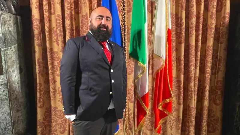 Il capotreno Vito Carrassi in una foto pubblicata su Facebook.
