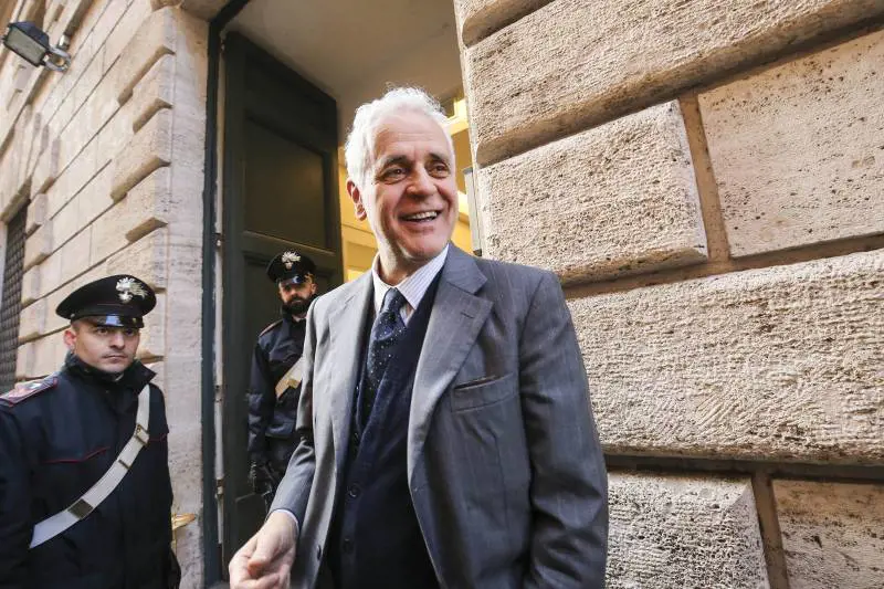 "Condanna ingiusta, ma ora sono felice". Formigoni torna un uomo libero