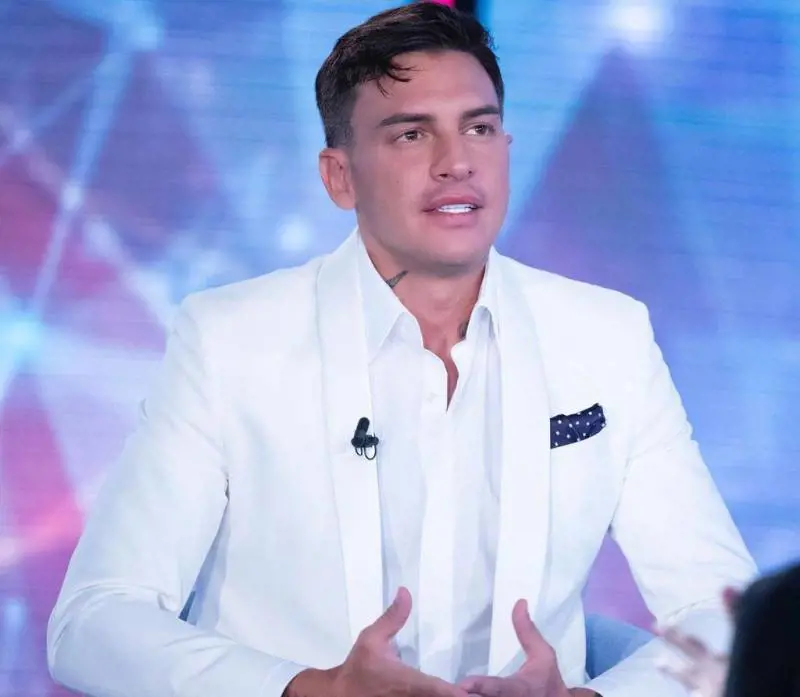 "Non le ho mai dato uno schiaffo...". La replica di Alessandro Basciano a Sophie Codegoni