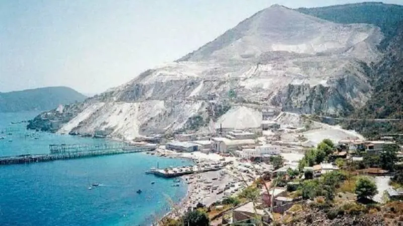 Acqua rubata alle Isole Eolie: indagate 44 persone nel Messinese