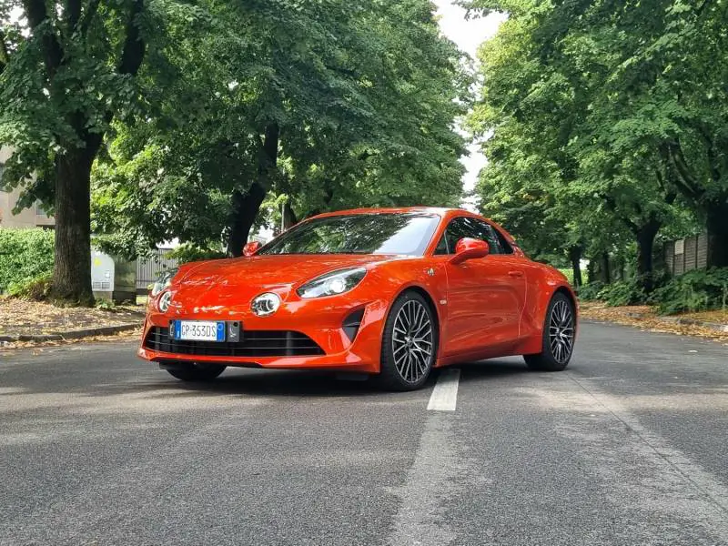 Alpine A110 GT: caratteristiche, prova su strada, prezzo e impressioni
