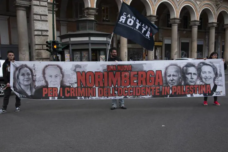 La sinistra che farnetica: "Norimberga per la Meloni"