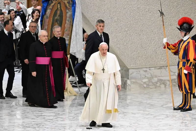 "Non sto bene". E Papa Francesco rinuncia a leggere il discorso