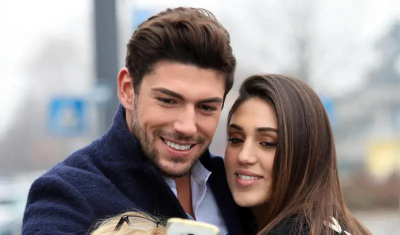 Cecilia Rodriguez è "incinta al cento per cento”: lei nega ma posta le foto delle ecografie