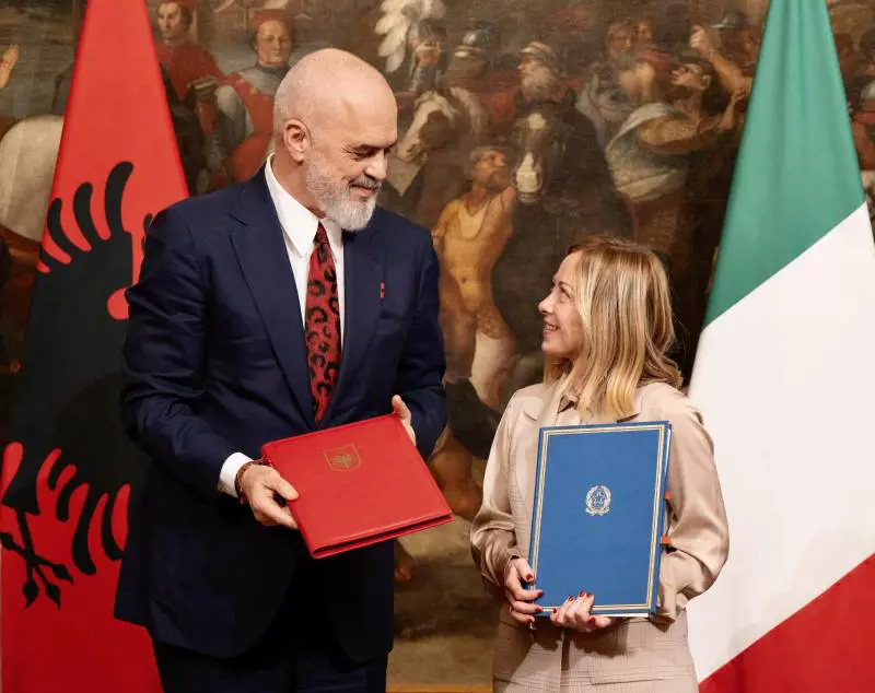 Chi lavora e chi fa ridere