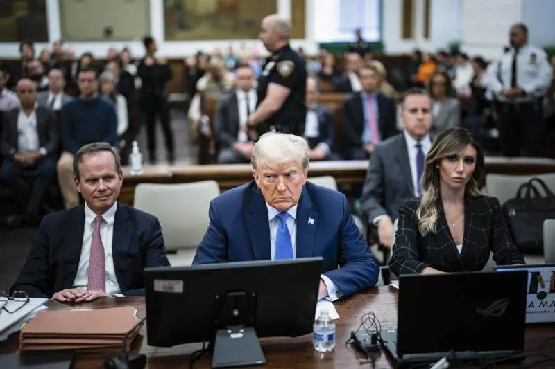 Trump, il processo show è un comizio elettorale. "La pm pagata da Soros"