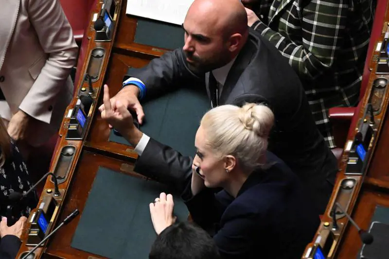 Marta Fascina torna alla Camera 5 mesi dopo la morte di Berlusconi