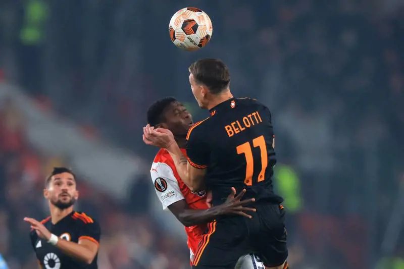 Una Roma impalpabile travolta 2-0 dallo Slavia Praga: qualificazione ora complicata