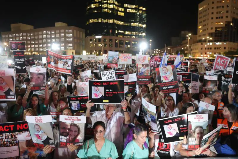 "Liberi 100 palestinesi in cambio di ostaggi". La trattativa segreta tra Hamas e Israele (e l'ombra del bluff)