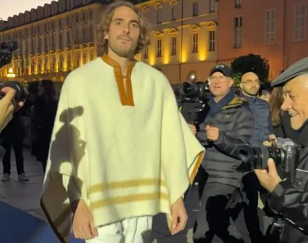 Atp Finals, Tsitsipas ferma l'allenamento e Nole acciaccato: cosa succede nel gruppo di Sinner