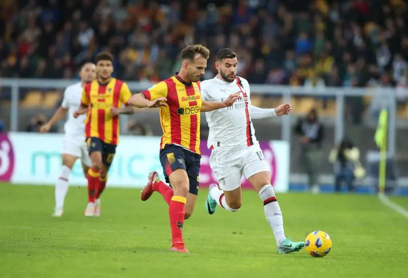 Il Milan rovina tutto nella ripresa: un Lecce corsaro pareggia 2-2