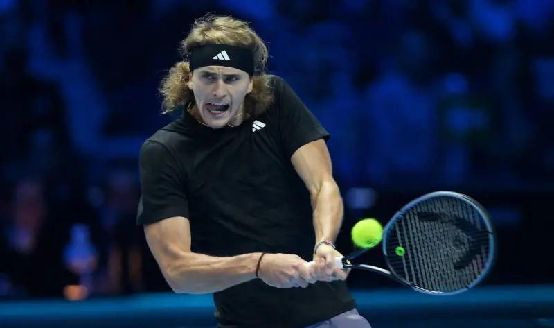 Atp Finals, Zverev rimonta Alcaraz: gran vittoria in tre set