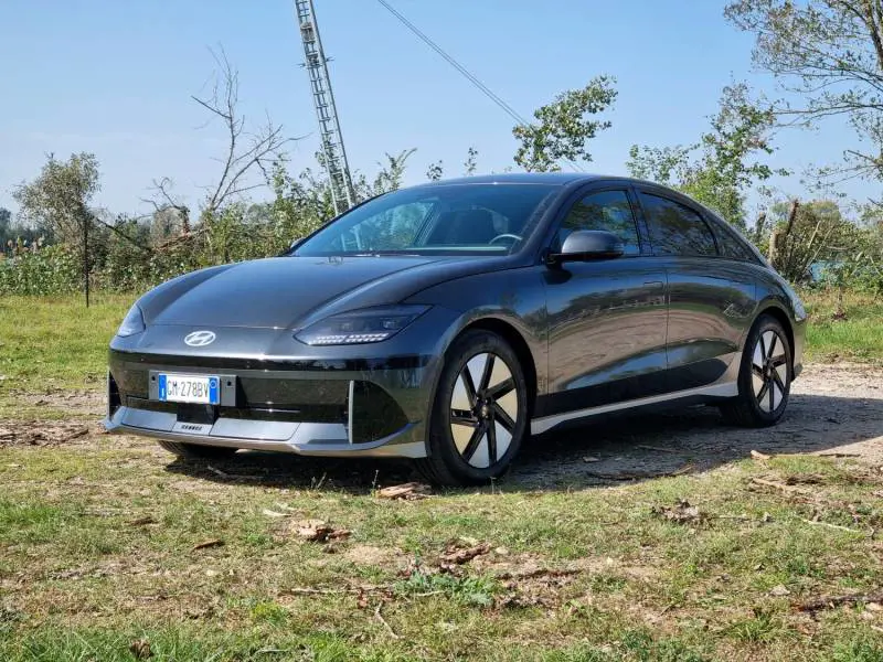 Hyundai Ioniq 6: autonomia reale, prova su strada, prezzo e video