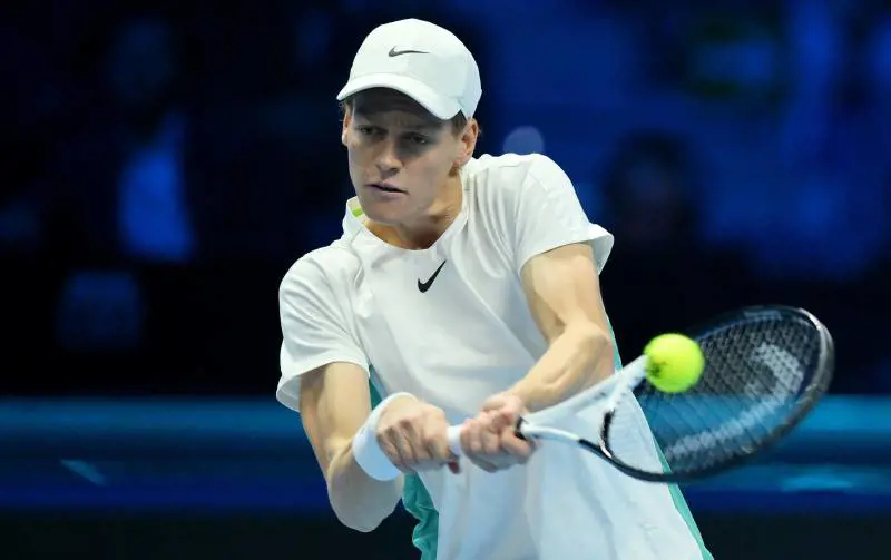 ATP Finals, Sinner supera anche Rune (e il mal di schiena) e passa il girone da primo