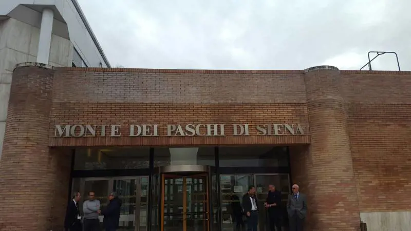 Mps, il Tesoro dà il via alla procedura accelerata: 25% in vendita