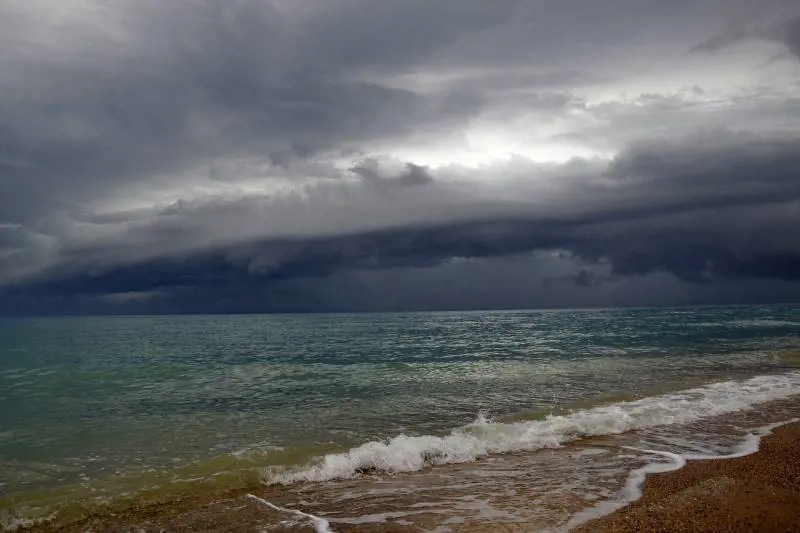 Allerta meteo, scuole chiuse e divieti, ecco dove: l'elenco dei comuni coinvolti