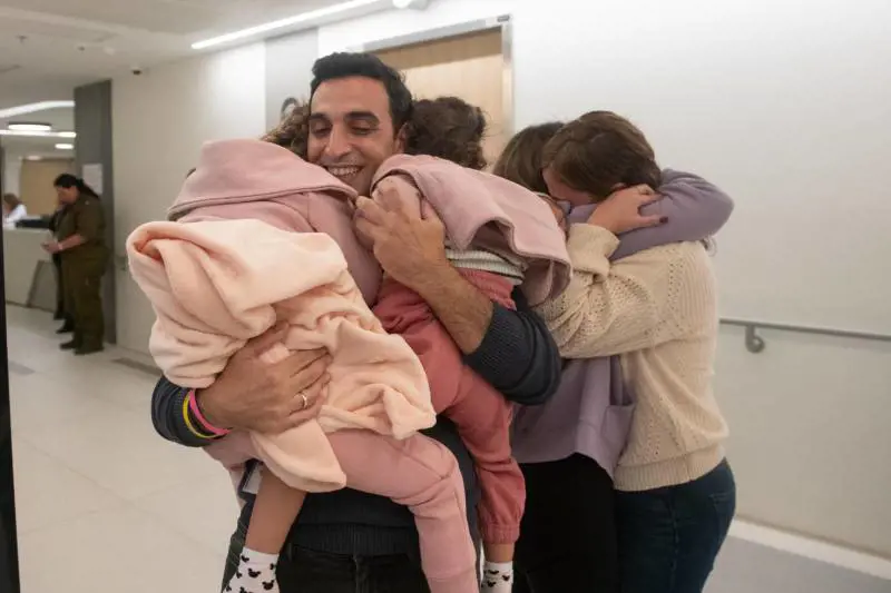 Liberazione ostaggi israeliani, 24 novembre 2023