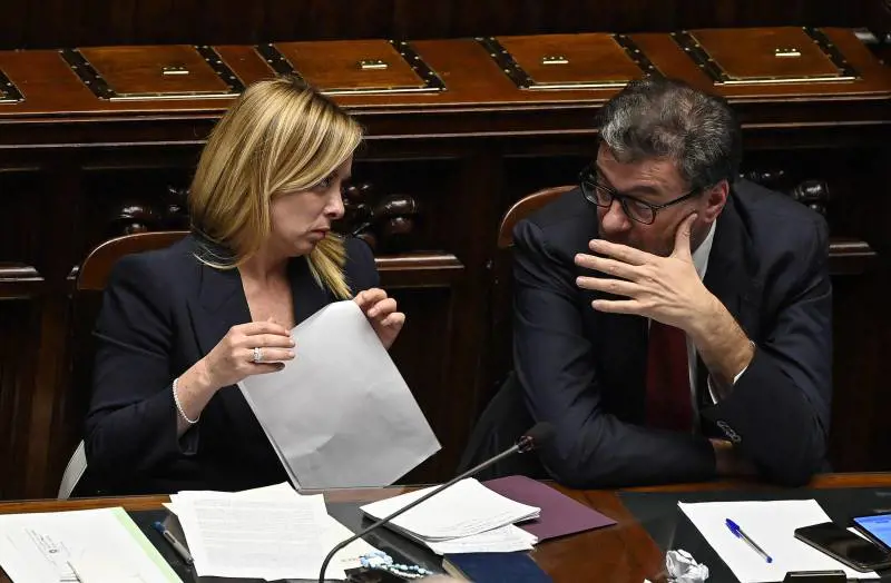 Superbonus, Meloni: "Misura che pesa come un macigno". Si tratta sulla proroga