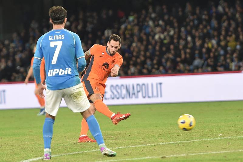 Calhanoglu gol Napoli Inter
