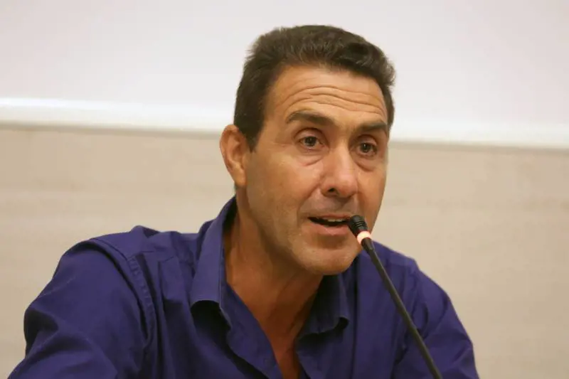 Vannacci e il tuffo di Capodanno con le figlie