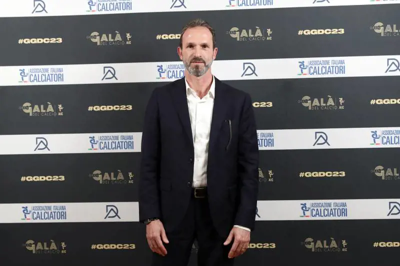 E i calciatori chiedono aiuto: "Non ce la facciamo più"