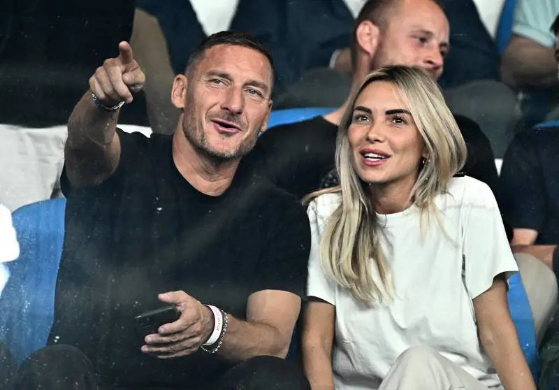 Capodanno alla Maldive, Totti e Noemi via da Roma per le festività